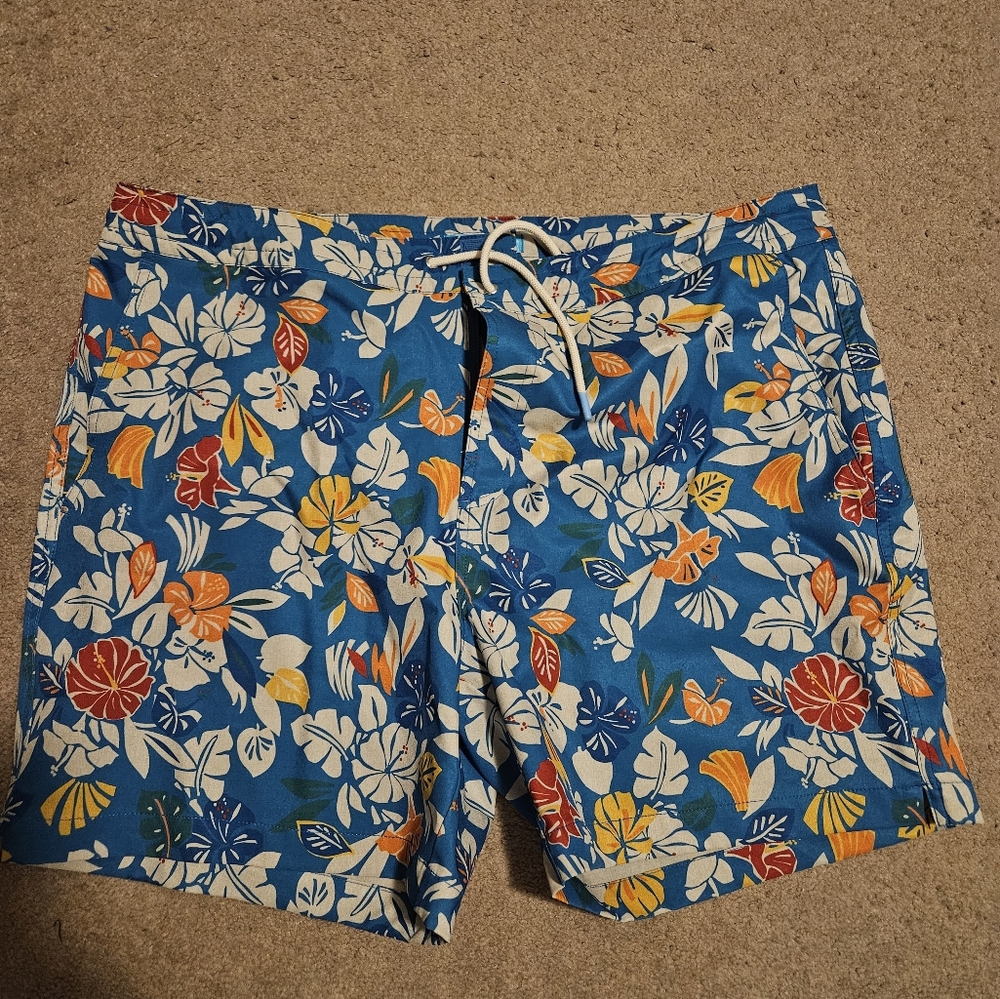 Tori Richard Floral Blue Swim Shorts Size 40. **NWOT**